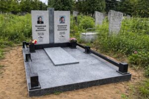 Памятники из гранита недорого